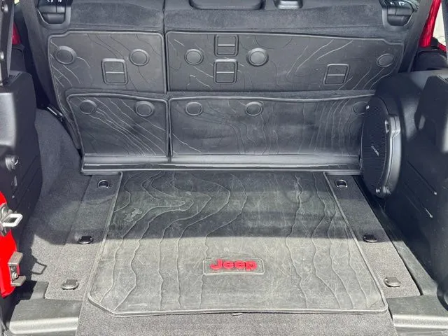 2020 Jeep Wrangler Unlimited Sahara - Photo 20