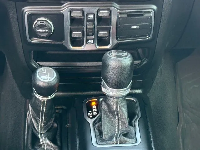 2020 Jeep Wrangler Unlimited Sahara - Photo 11