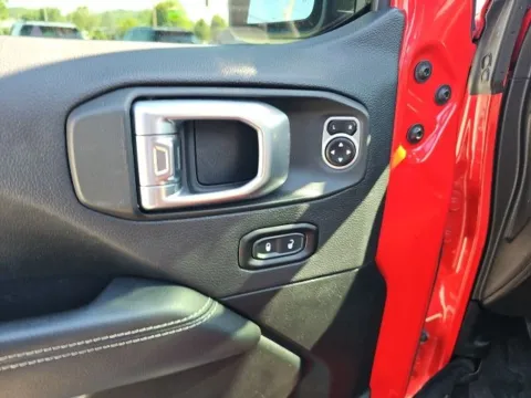 More photos of 2020 Jeep Wrangler Unlimited Sahara at Lakeway Auto Sales, TN