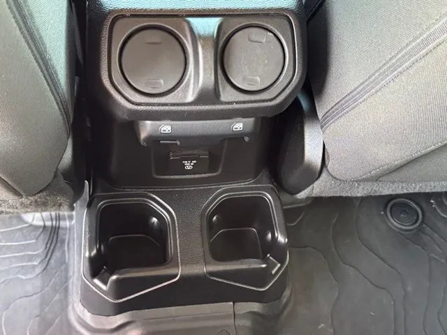 2020 Jeep Wrangler Unlimited Sahara - Photo 22