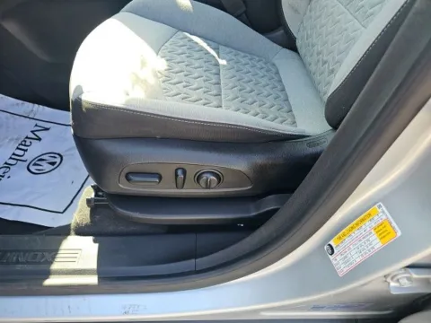 More photos of 2022 Chevrolet Equinox LT at Lakeway Auto Sales, TN