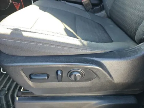 More photos of 2020 GMC Sierra 1500 SLE at Lakeway Auto Sales, TN