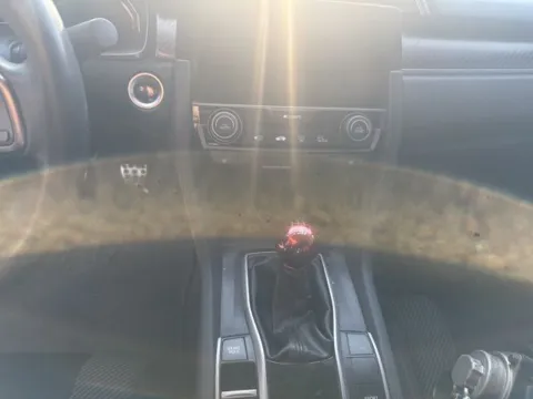 More photos of 2017 Honda Civic Si at Lakeway Auto Sales, TN