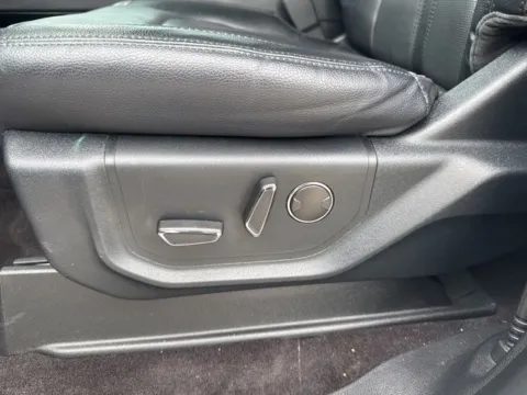 More photos of 2021 Ford Expedition Limited at Lakeway Auto Sales, TN