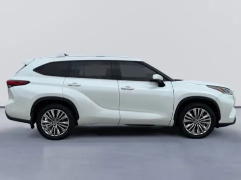 Photos of 2023 Toyota Highlander Platinum for sale in Morristown, TN at Lakeway Auto Sales