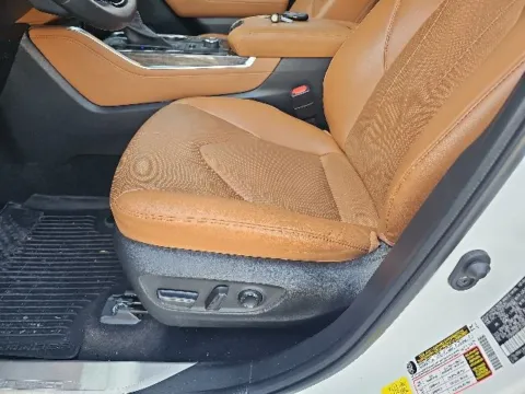 More photos of 2023 Toyota Highlander Platinum at Lakeway Auto Sales, TN