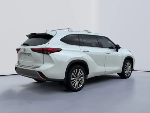 Another view of 2023 Toyota Highlander Platinum for sale in Morristown, TN at Lakeway Auto Sales