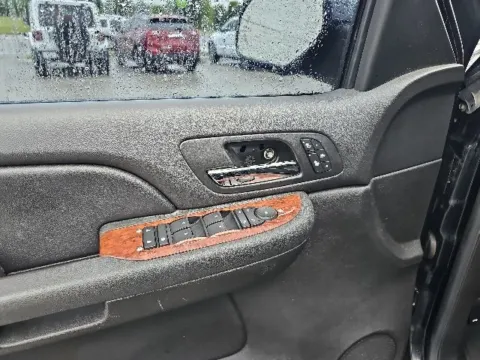 More photos of 2007 Chevrolet Tahoe LTZ at Lakeway Auto Sales, TN