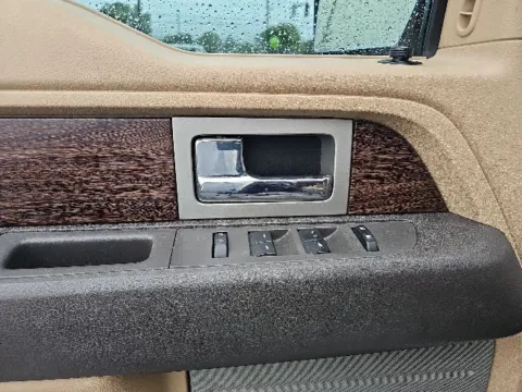 More photos of 2013 Ford F-150 Lariat at Lakeway Auto Sales, TN