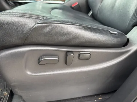 More photos of 2018 Nissan Armada SV at Lakeway Auto Sales, TN