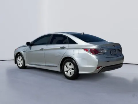 More photos of 2012 Hyundai Sonata Hybrid at Lakeway Auto Sales, TN