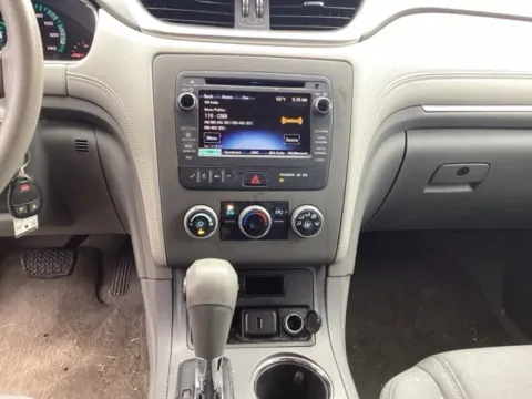 More photos of 2017 Chevrolet Traverse LS at Lakeway Auto Sales, TN