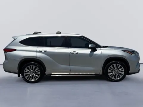 Photos of 2021 Toyota Highlander Hybrid Platinum for sale in Morristown, TN at Lakeway Auto Sales
