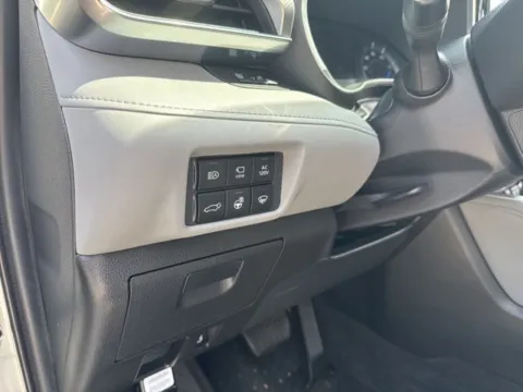 More photos of 2021 Toyota Highlander Hybrid Platinum at Lakeway Auto Sales, TN
