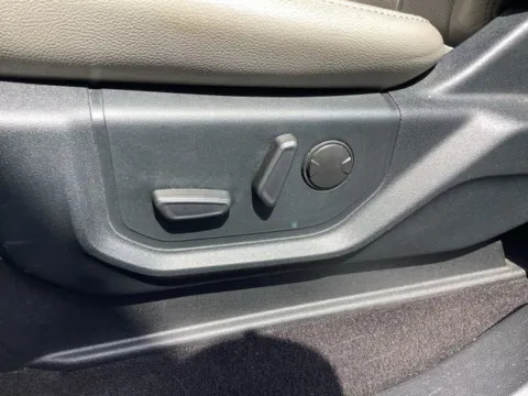 More photos of 2020 Ford F-150 Lariat at Lakeway Auto Sales, TN