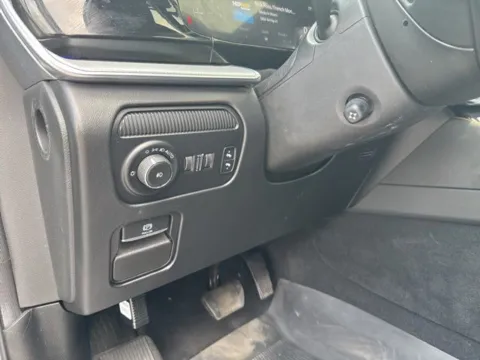 More photos of 2022 Jeep Grand Wagoneer Series III at Lakeway Auto Sales, TN