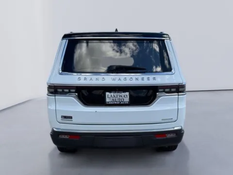More photos of 2022 Jeep Grand Wagoneer Series III at Lakeway Auto Sales, TN