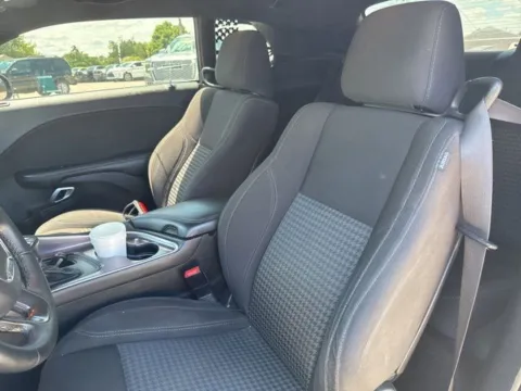 More photos of 2017 Dodge Challenger R/T at Lakeway Auto Sales, TN