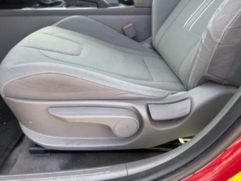 More photos of 2022 Hyundai Elantra SEL at Lakeway Auto Sales, TN