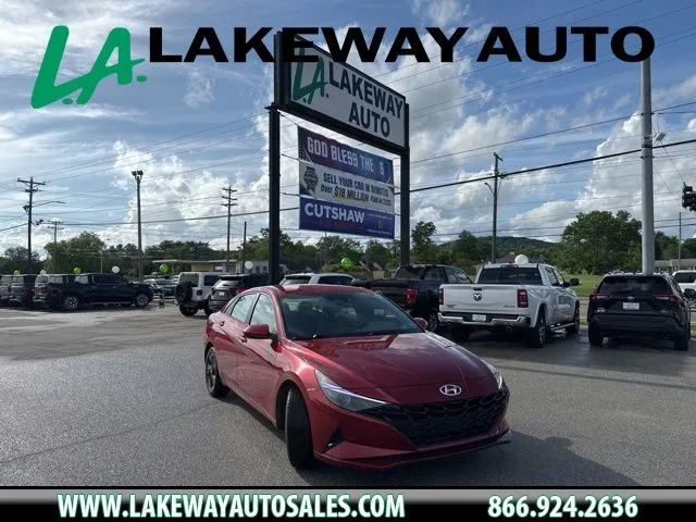 Red 2022 Hyundai Elantra SEL for sale in Morristown, TN