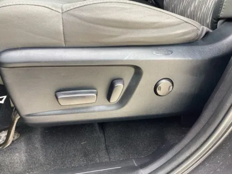 More photos of 2018 Toyota Tundra SR5 at Lakeway Auto Sales, TN