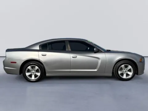 Photos of 2014 Dodge Charger SE for sale in Morristown, TN at Lakeway Auto Sales