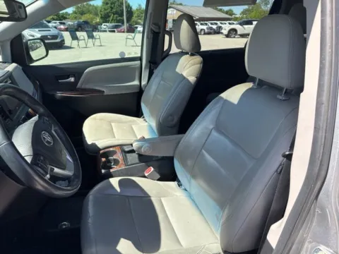 More photos of 2015 Toyota Sienna Limited Premium at Lakeway Auto Sales, TN