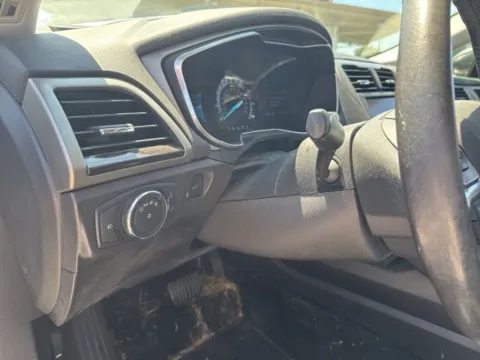 More photos of 2016 Ford Fusion SE at Lakeway Auto Sales, TN