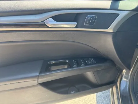 Another view of 2016 Ford Fusion SE for sale in Morristown, TN at Lakeway Auto Sales