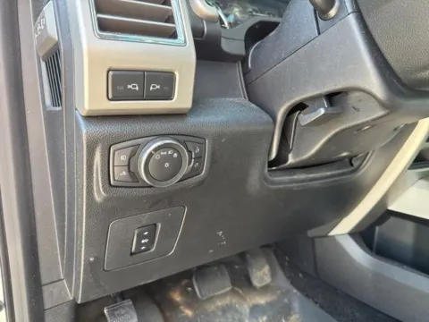 More photos of 2016 Ford F-150 Lariat at Lakeway Auto Sales, TN