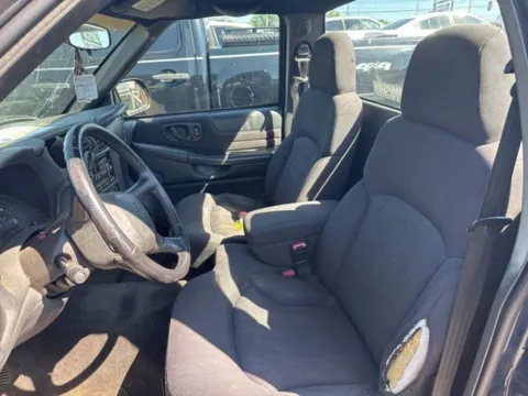 More photos of 2003 Chevrolet S-10 LS at Lakeway Auto Sales, TN