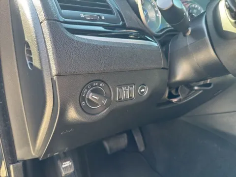 More photos of 2022 Chrysler 300 S at Lakeway Auto Sales, TN