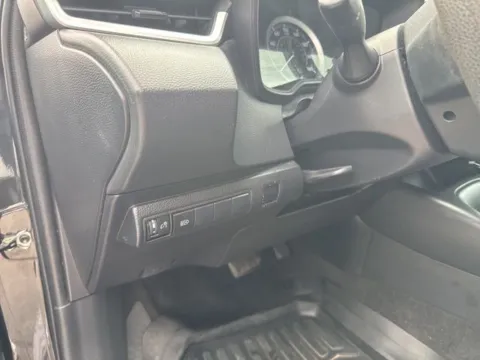 More photos of 2020 Toyota Corolla LE at Lakeway Auto Sales, TN