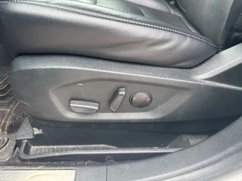 More photos of 2022 Ford Edge Titanium at Lakeway Auto Sales, TN