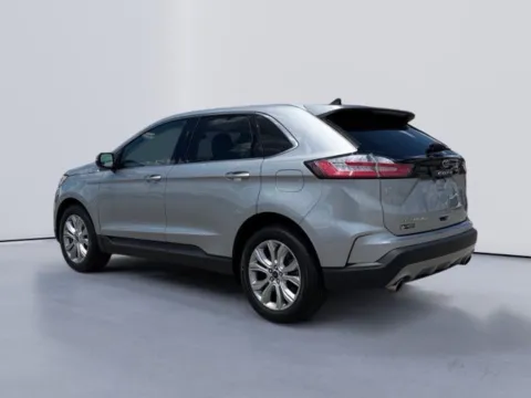 More photos of 2022 Ford Edge Titanium at Lakeway Auto Sales, TN