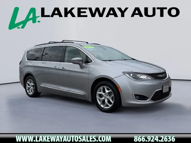 Silver 2017 Chrysler Pacifica Touring L for sale in Morristown, TN