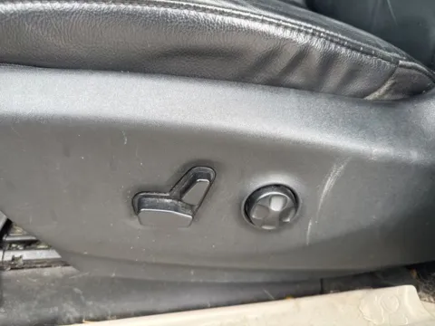 More photos of 2017 Chrysler Pacifica Touring L at Lakeway Auto Sales, TN