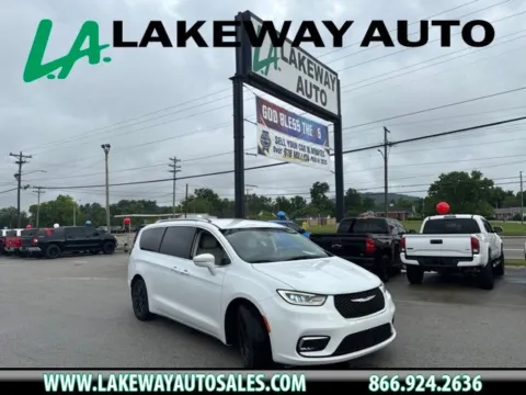 White 2021 Chrysler Pacifica Hybrid Touring L for sale in Morristown, TN