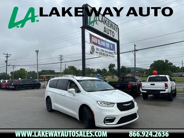 White 2021 Chrysler Pacifica Hybrid Touring L for sale in Morristown, TN
