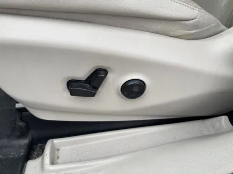 More photos of 2021 Chrysler Pacifica Hybrid Touring L at Lakeway Auto Sales, TN