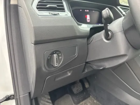 More photos of 2021 Volkswagen Tiguan 2.0T SEL at Lakeway Auto Sales, TN
