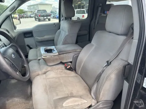 More photos of 2004 Ford F-150 XLT at Lakeway Auto Sales, TN