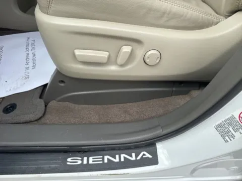 More photos of 2014 Toyota Sienna XLE at Lakeway Auto Sales, TN