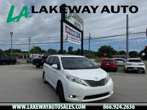 White 2014 Toyota Sienna XLE for sale in Morristown, TN