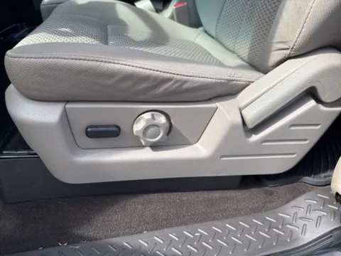 More photos of 2010 Ford F-150 XLT at Lakeway Auto Sales, TN