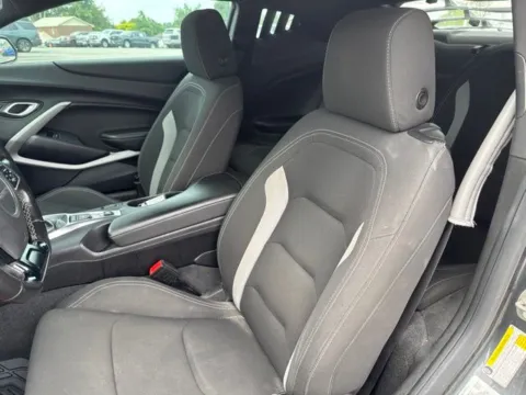 More photos of 2018 Chevrolet Camaro 1LT at Lakeway Auto Sales, TN
