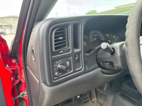 More photos of 2006 Chevrolet Silverado 1500 Work Truck at Lakeway Auto Sales, TN
