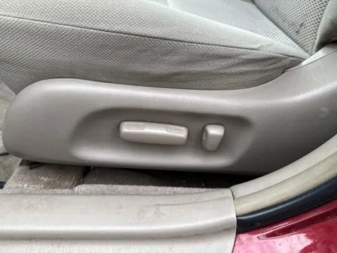 More photos of 2003 Toyota Camry LE at Lakeway Auto Sales, TN