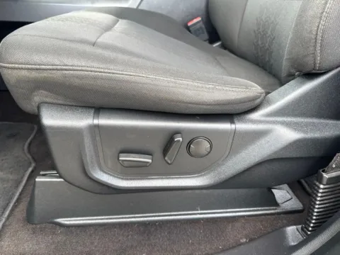 More photos of 2019 Ford F-150 XLT at Lakeway Auto Sales, TN