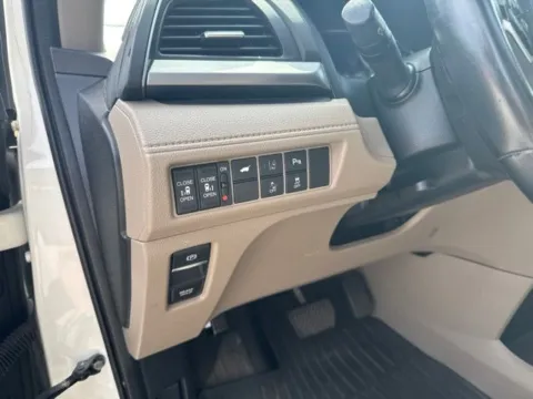 More photos of 2019 Honda Odyssey Touring at Lakeway Auto Sales, TN